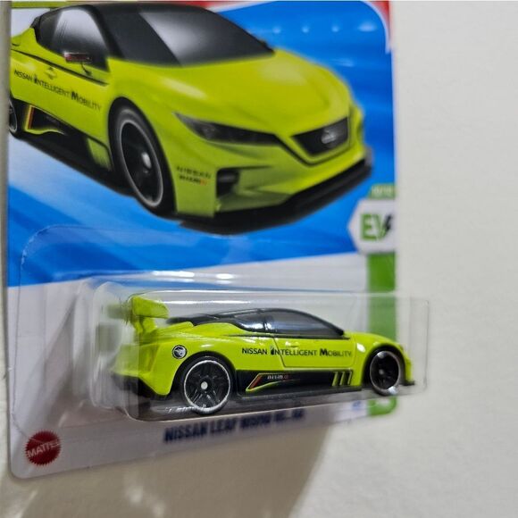 HotWheels Treasure Hunt Nissan Leaf - Picture 3 of 4